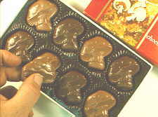22-32 mushroom chocolates2.jpg (7894 bytes)